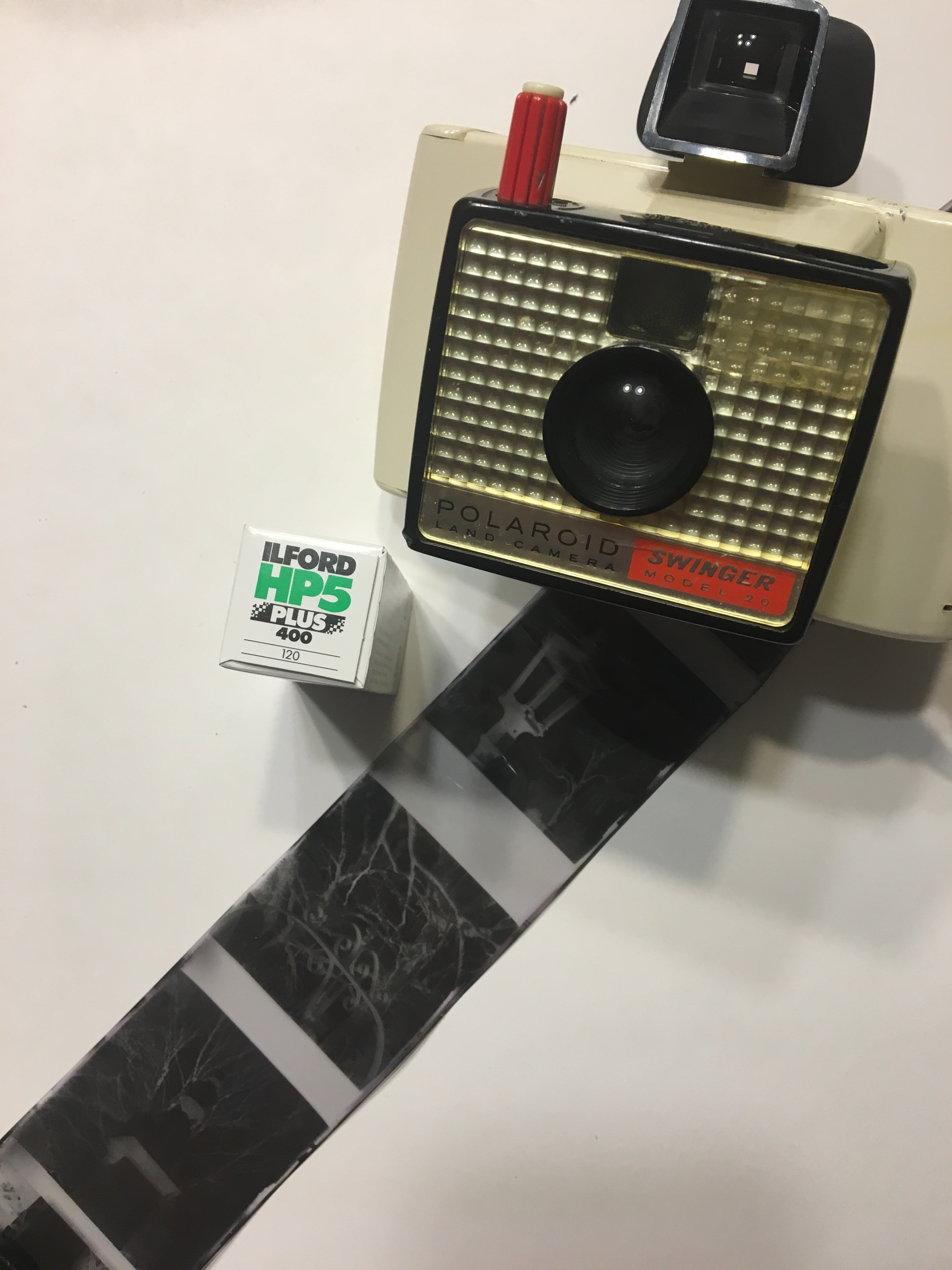 Hacks – Polaroid Swinger Model 20 from 120 Film